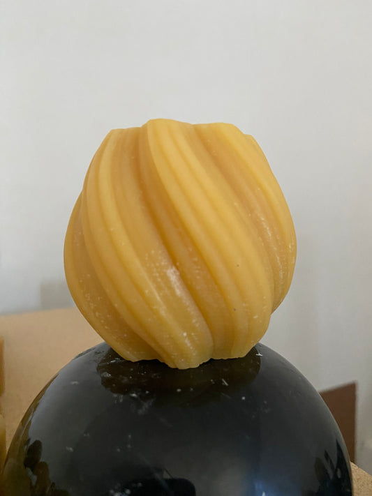 100% Beeswax medium Spindle Pillar Candle (20 hrs burn time)