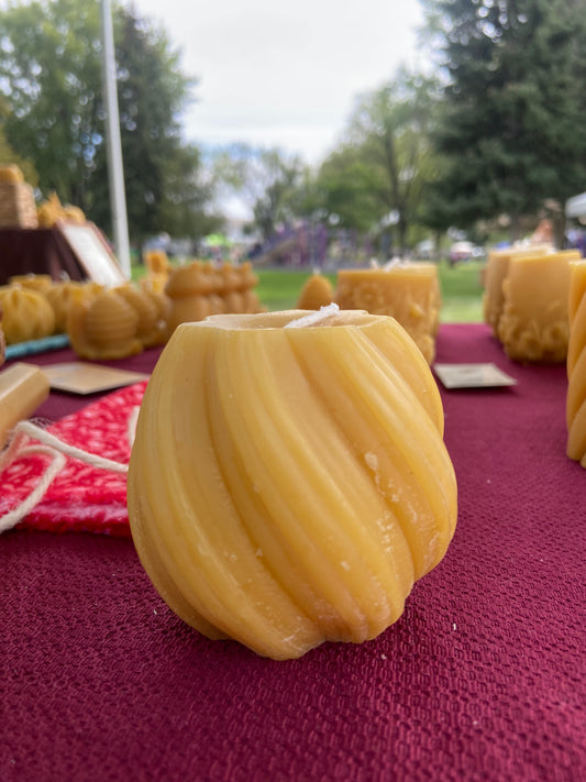 100% Beeswax medium Spindle Pillar Candle (20 hrs burn time)